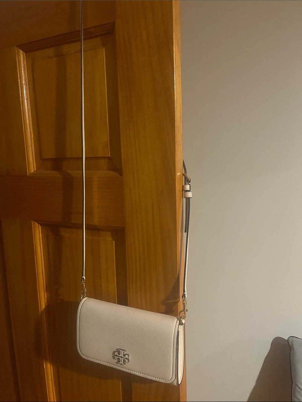 Tory Burch Cream Pebbled Leather Crossbody with Logo (used only once)